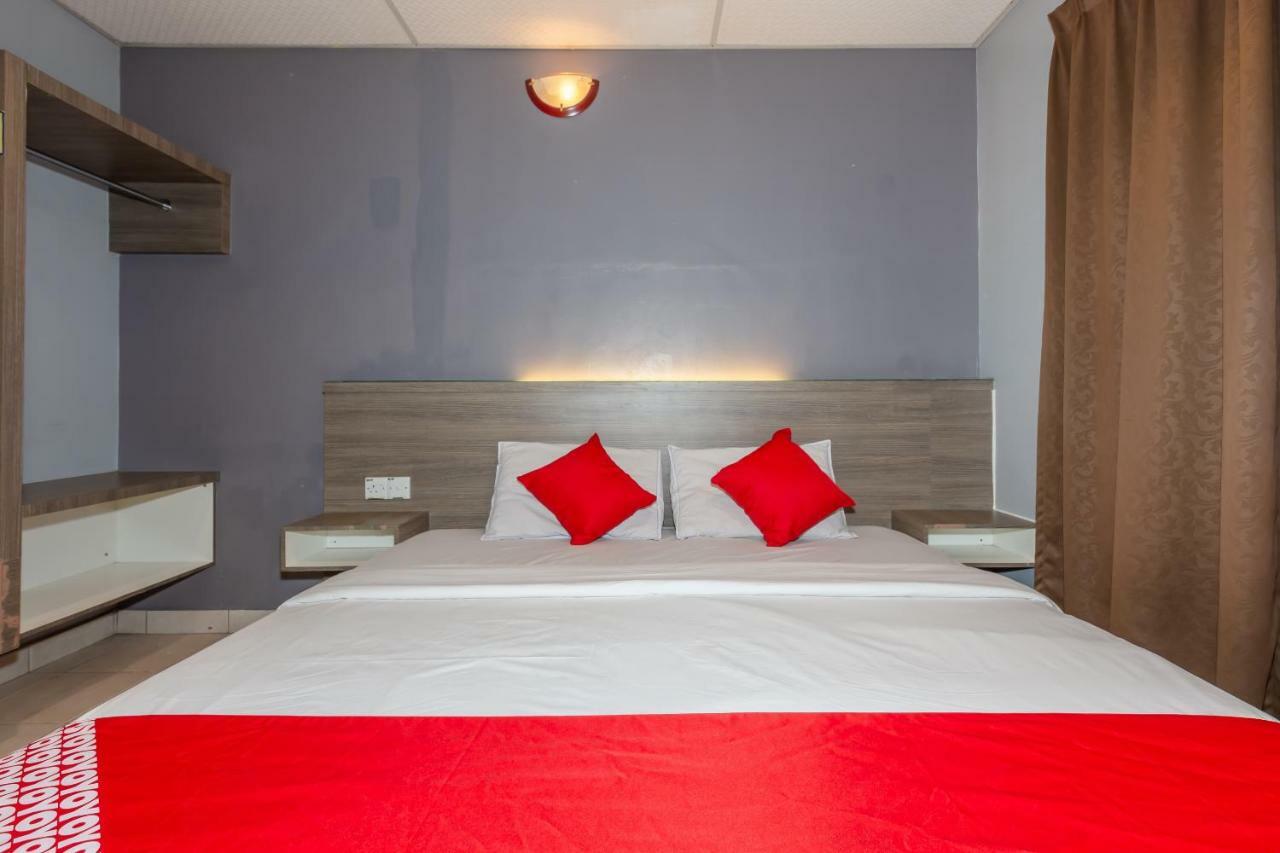Oyo 1088 Yellow Mansion Banda Kaba Hotel Malacca Eksteriør billede