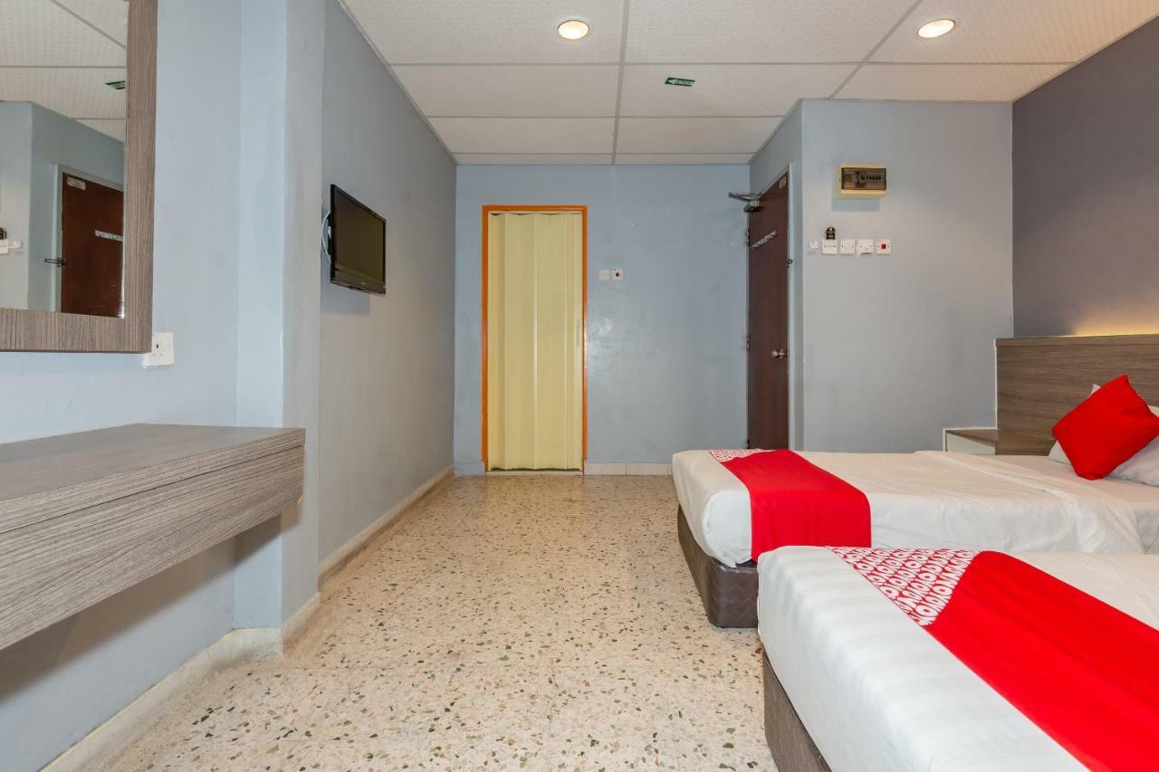 Oyo 1088 Yellow Mansion Banda Kaba Hotel Malacca Eksteriør billede