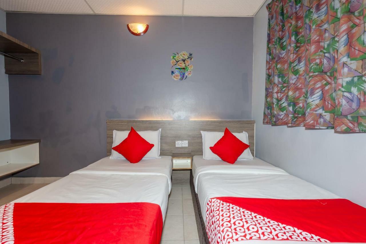 Oyo 1088 Yellow Mansion Banda Kaba Hotel Malacca Eksteriør billede